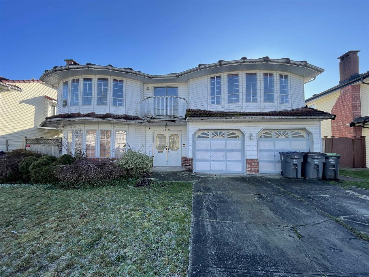12476 75A Avenue in Surrey, a sold residential property
